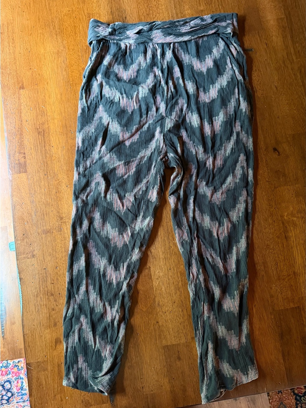 Free People Got me Twisted Blue and Pink Patterned Ankle Harem Pants Like New